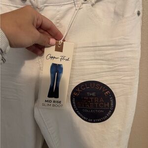 Mid Rise Slim Boot Jeans in White